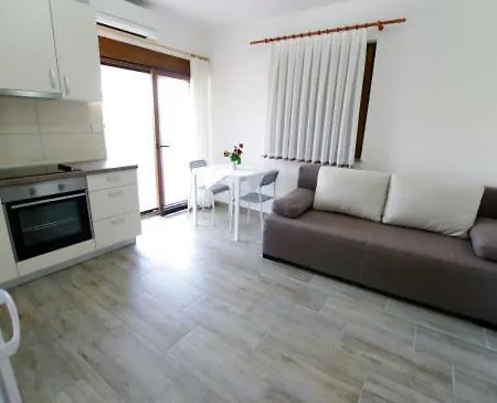 Slanica Id 816 By Heartofdalmatia Apartment