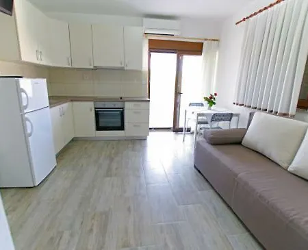 Slanica Studio Id 816 Apartment Murter